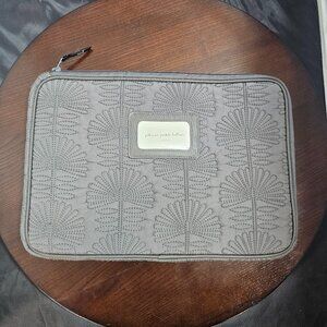 Petunia Pickle Bottom Petunia Carried Away Laptop Case